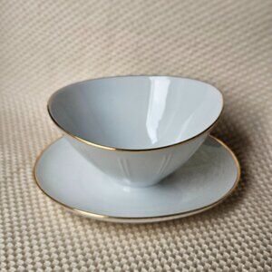Vintage‎ Winterling Bavaria Porcelain Sauce Boat with attached Underplate